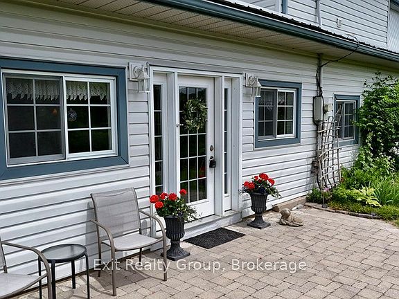 3rd image of 1466 Carman Rd
