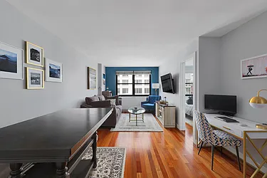 200 East 24th Street, #804