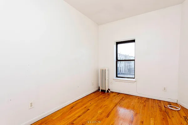 Rented by Town Residential | media 9