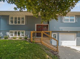 805 M Ave, Grundy Center, IA 50638