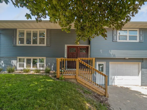 805 M Ave, Grundy Center, IA 50638