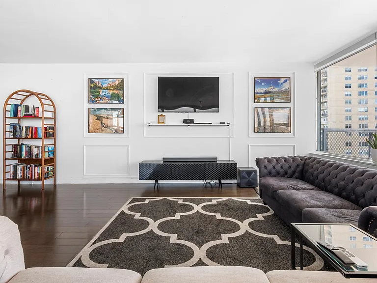 6050 Boulevard East #19C — Photo 11