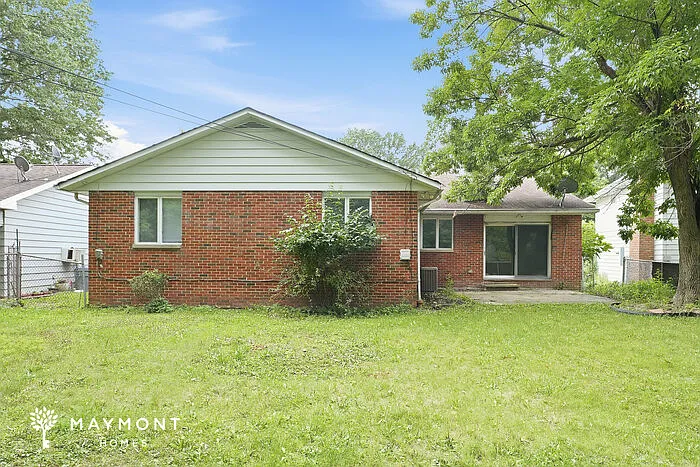 3 bed, 2.5 bath, 1748 sqft, $1,895 — Photo 3