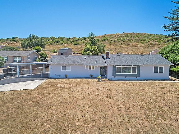 3rd image of 8116 Amelia Dr