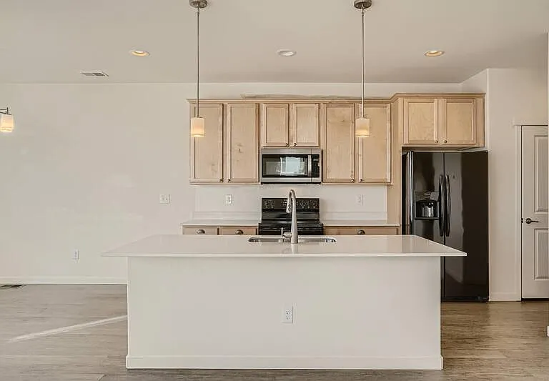 9720 Clermont Ln — Photo 6