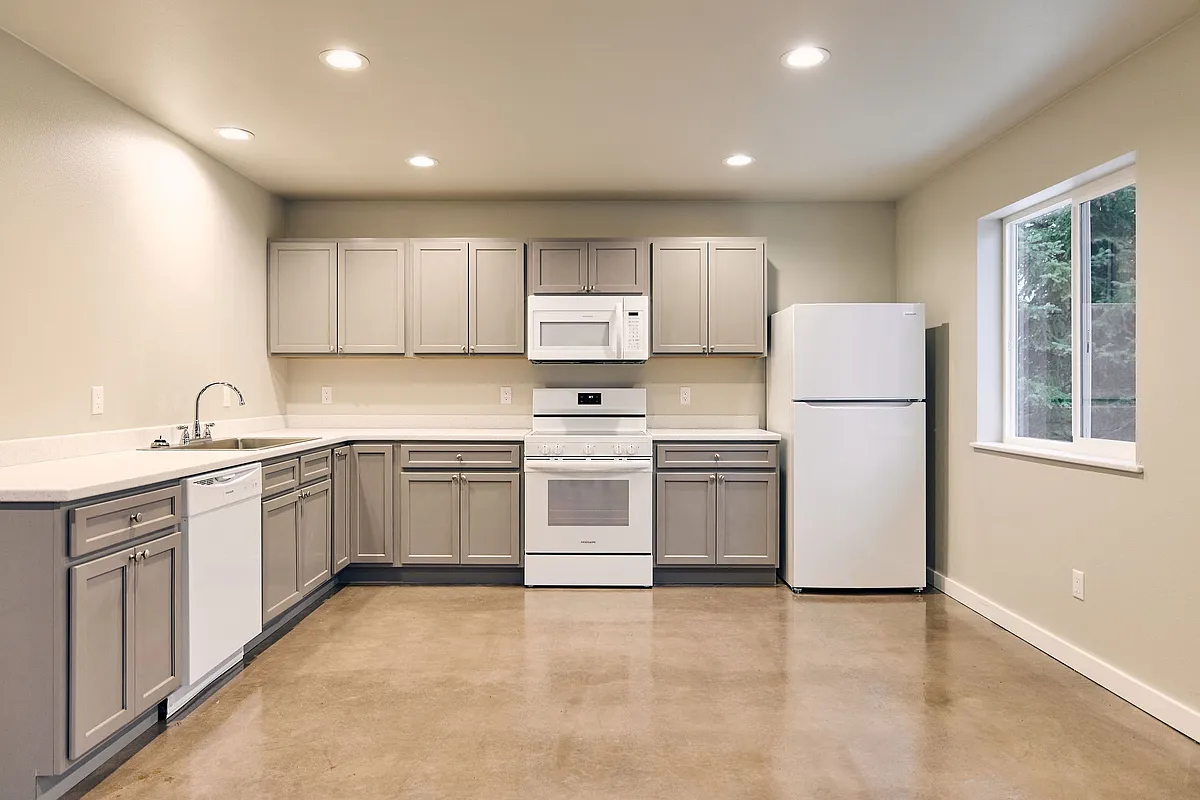 Building Photo - 3956 Pennock St #1