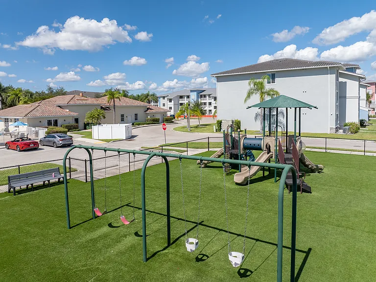 The Apartments at The Isles of Porto Vista — Photo 11