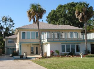 3318 Miramar Dr, Shoreacres, TX 77571