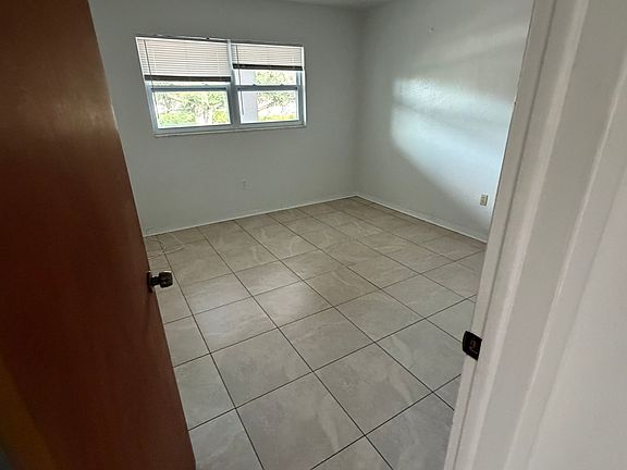 5th image of 3200 33rd St N APT 10