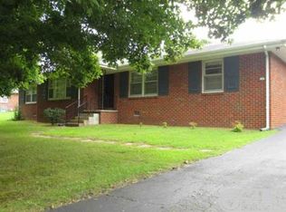 102 Louise Dr, Dickson, TN 37055