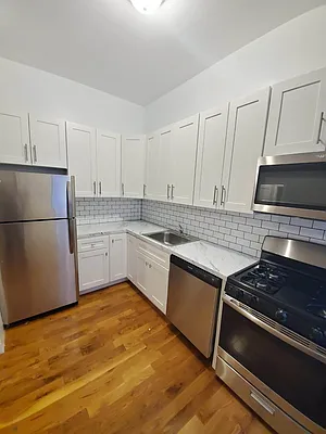 Rented by Smart NY Realty LLC | media 10