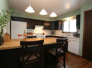 16769 Honeysuckle Ln, Eden Prairie, MN 55346