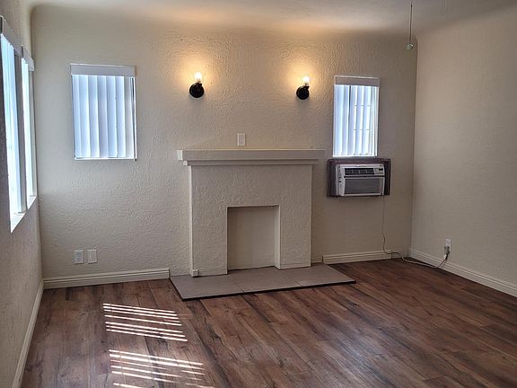 3rd image of 15375 Woodruff Ave