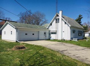 135 W Lake St, Laketon, IN 46943