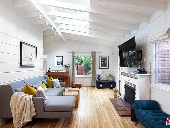 4th image of 1840 N Beverly Glen Blvd