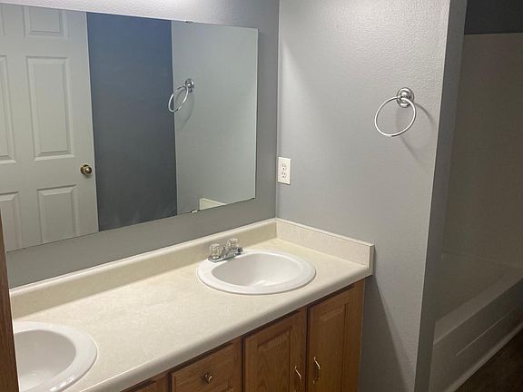 5th image of 10121 Sutton Dr Unit 7