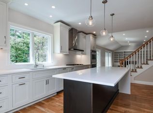 8 Meadowbrook Rd, Dover, MA 02030