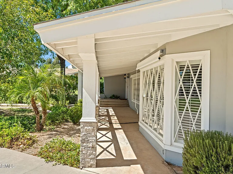 2054 E Rancho Dr — Photo 8