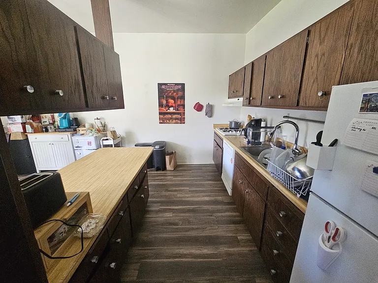 1016 Drake Dr — Photo 5