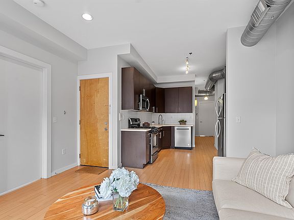 2nd image of 1300 Park Ave APT 2B