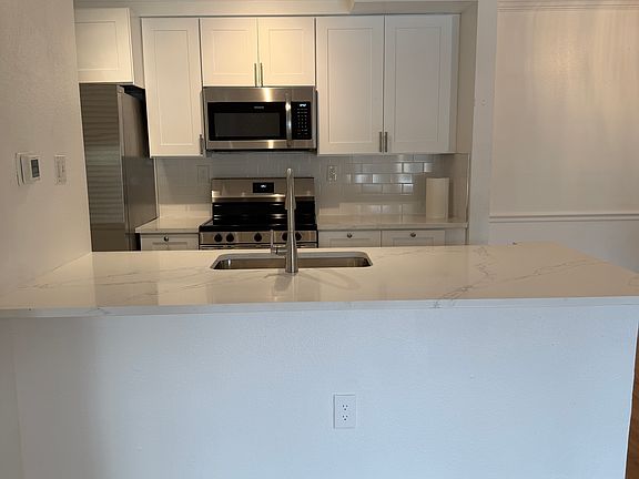 3rd image of 5304 W Kennedy Blvd Unit 207