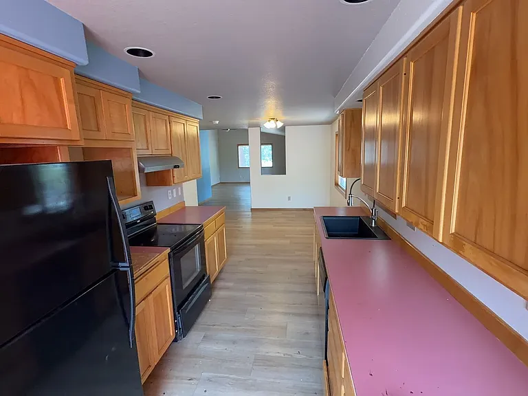 2741 NE Laramie Way — Photo 6