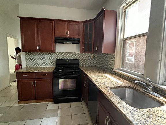 3rd image of 45 Treacy Ave Floor 1
