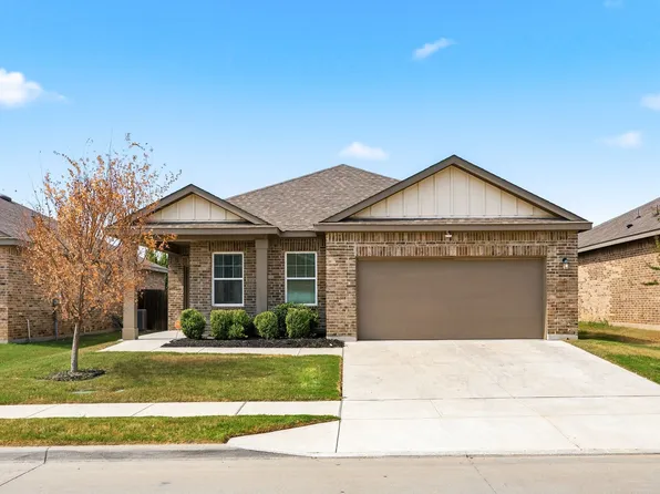 8405 Hawkview Dr, Fort Worth, TX 76179