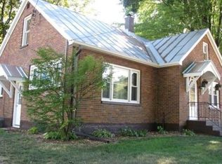 337 Wisconsin St, Waupaca, WI 54981