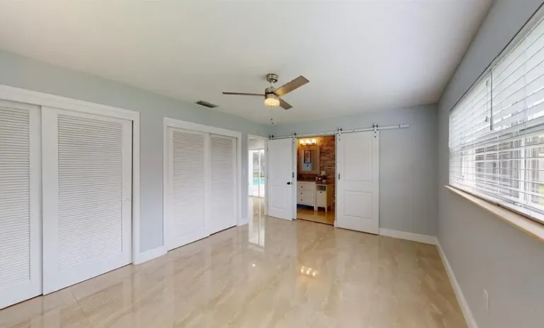 2558 Rosery Rd E — Photo 16
