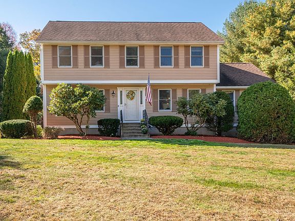 3rd image of 16 Moulton Drive