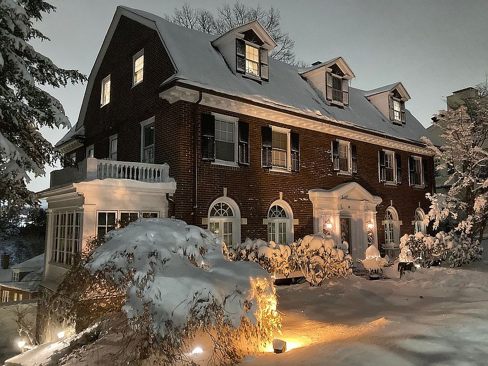 2nd image of 19 Clinton Rd