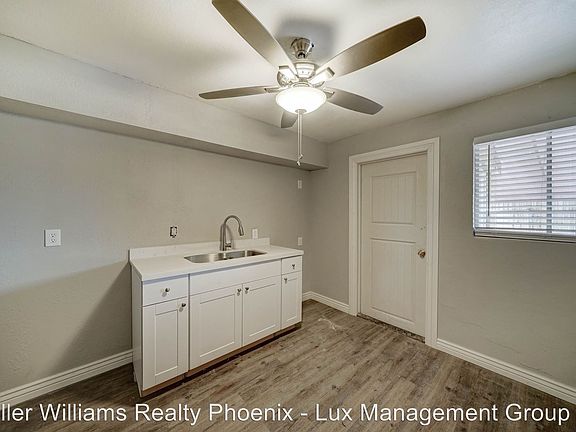 5th image of 312 E Kinderman Dr APT 10
