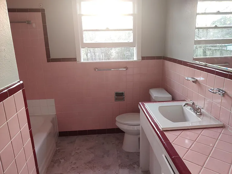 3141 Ray Dr W — Photo 3