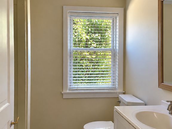 5th image of 3618 Lakeside Ct