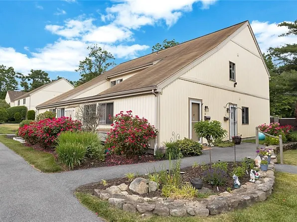 2 Kings Court #B, Mohegan Lake, NY 10547