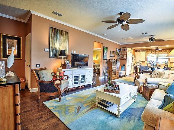 5th image of 512 Pamplona Pl