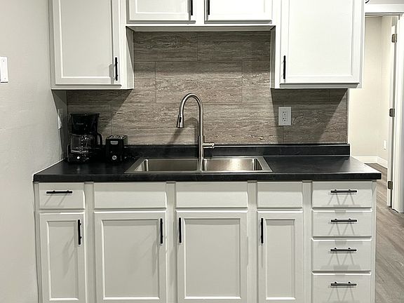 2nd image of 204 4th Ave #205