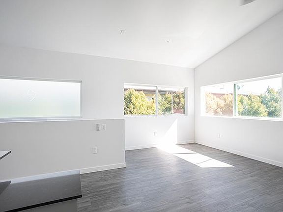 5th image of 6044 La Prada St #C