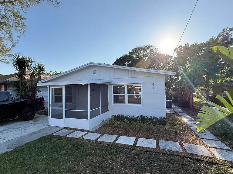 912 SE Tarpon Ave — Photo 30