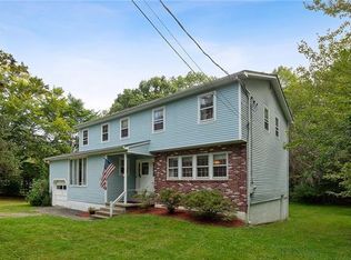 108 Dahlia Dr, Mahopac, NY 10541
