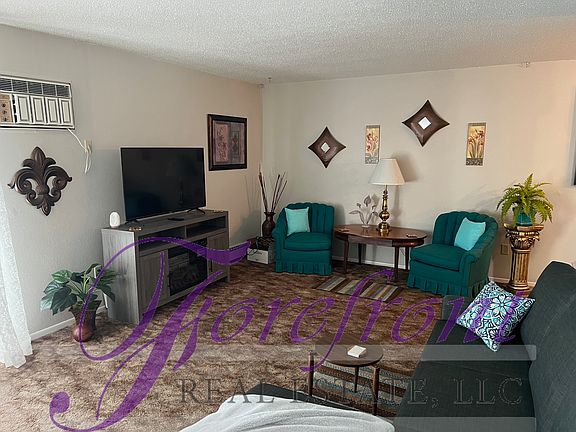 5th image of 4440 S Poplar St Floor 1