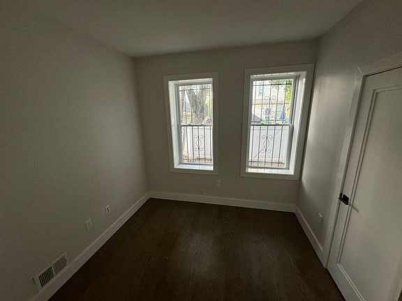 3rd image of 535 Hawthorne Ave #104B