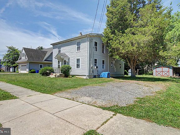 4th image of 339 Broad St