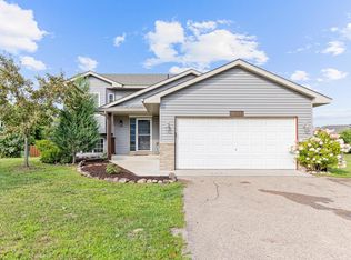 423 Lake Dr, Winsted, MN 55395