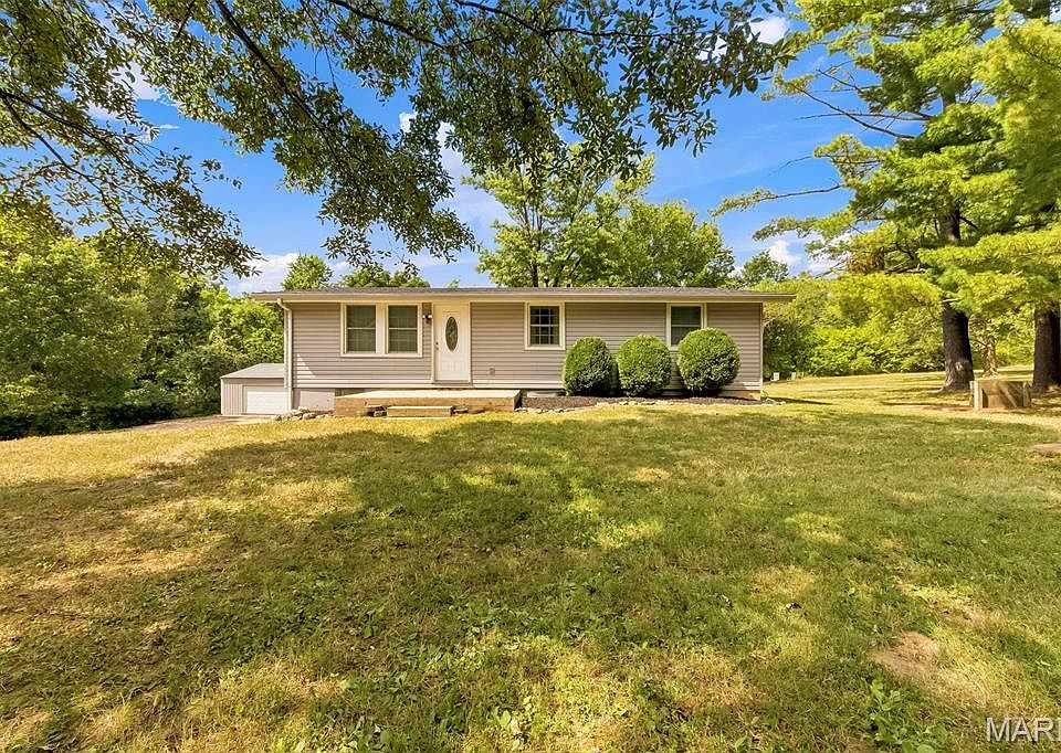 1st image of 419 N Lindsey Rd