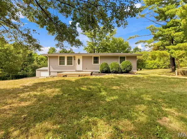 419 N Lindsey Rd, Winfield, MO 63389
