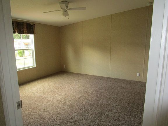 4th image of 113 Poinsettia Dr