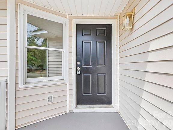 3rd image of 2199 Pacer Rd