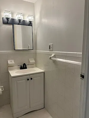 Rented by 18 REALTY | media 13